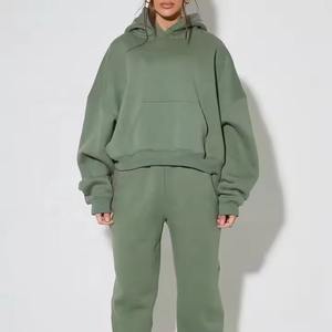 Conjuntos de chándal de invierno al por mayor para mujer: sudadera con capucha y pantalones de chándal - Product Image 4