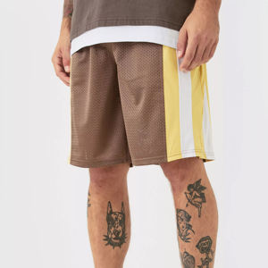 กางเกงบาสเก็ตบอลคุณภาพสูงแบบขายส่ง ผ้าโพลีเอสเตอร์พิมพ์ลายแบบซับลิเมชั่น กางเกงบาสเก็ตบอลตาข่ายแบบกลับด้านได้ - Product Image 2