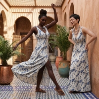 Robe midi sans manches bleu tie-dye pour femme, col en V, découpes, nouée devant, fluide, pour l'été et les vacances