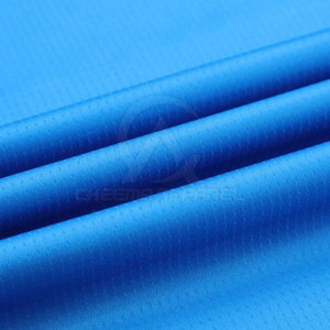 Uniforme de basket-ball léger et respirant, tissu en polyester de haute qualité pour une meilleure circulation de l'air et une meilleure absorption de la transpiration - Product Image 5