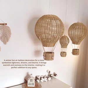 Juego de 3 globos aerostáticos de ratán para colgar, decoración para habitación infantil, hechos en Vietnam, con precio de mayoreo. - Product Image 3