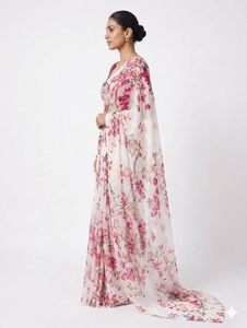 Elegante Sari de Seda con Estampado Floral Blanco y Blusa Rosa para Mujer, Ropa de Boda, Temporada de Primavera, Corte Regular, Largo hasta el Suelo, Estilo Bollywood - Product Image 4