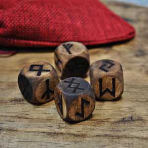 Elegante Juego de Dados Poliédricos de Madera Artesanal de 7 Piezas, Ecológico y Duradero para Juegos de Rol y de Mesa Tradebyd - Product Image 1