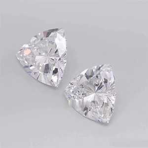 Paire de diamants taille trillion certifiés IGI 1,01 carat, pierres assorties cultivées en laboratoire, diamants non montés pour boucles d'oreilles, polis à la main en Inde - Product Image 3