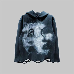 Hoodie surdimensionné personnalisé imprimé, effet délavé, avec design déchiré et vieilli, ourlet brut et coupe courte pour streetwear masculin – Grande vente - Product Image 6