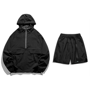 Conjunto Deportivo de Dos Piezas para Hombre con Logotipo Personalizado, Chaqueta Cortavientos con Cierre y Pantalones Cortos, 100% Poliéster, Combinación de Colores para Verano - Product Image 6