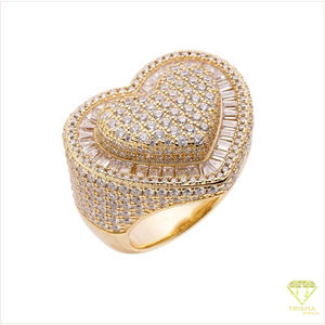 Hermoso Anillo de Diamante Moissanite en Forma de Corazón en Plata de Ley 925 para Regalo de Aniversario de Bodas - Product Image 3