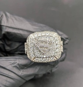 Bague de luxe en moissanite au design unique pour homme, coupe brillante, alliance de mariage et de fiançailles, bijoux de mode haut de gamme à vendre - Product Image 1