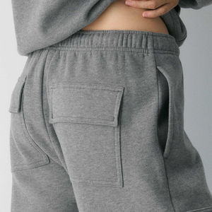 Ensemble de survêtement gris chiné pour homme, coupe ample, avec sweat à capuche et pantalon cargo large, personnalisable avec logo - Product Image 4