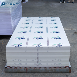 Tablero de espuma de PVC coextruido Premium de Pitech Vietnam Grabado profesional Hoja de plástico PETG blanca estándar Corte fácil - Product Image 2
