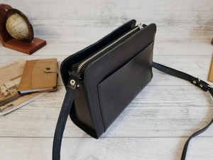 Sac à bandoulière en cuir noir pour femme, petit sac à main en cuir personnalisé, sac bandoulière pour maman, cadeau pour elle, sacs bandoulière - Product Image 1