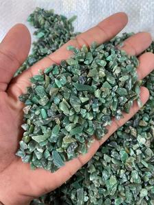 หินคริสตัลธรรมชาติขัดเงาขนาด 3-5 มม. ขายส่ง หินบำบัดแบบเป็นชิ้นสีเขียว น้ำเงิน ขาว สำหรับตกแต่งบ้านและเทศกาลต่างๆ - Product Image 6