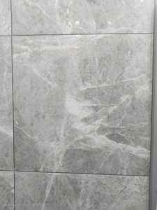 Azulejos de Porcelana para Pared ALASKA GREY 600x600mm, 10mm de Grosor, Acabado Mate, Resistentes al Desgaste, Antideslizantes, Adhesivos para Escaleras y Habitaciones - Product Image 3