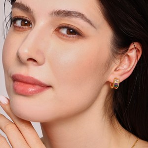 Pendientes de clip de latón chapado en oro al por mayor con piedras arcoíris, sin perforación, para mujer - Product Image 5