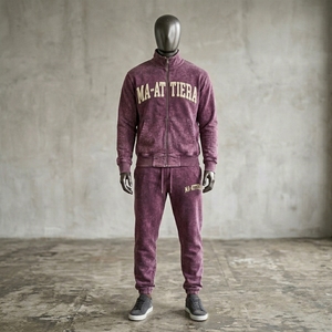 Ensemble de survêtement pour homme bordeaux délavé à l'acide avec veste zippée brodée et pantalon de jogging – Style streetwear, sportswear, activewear, décontracté - Product Image 2