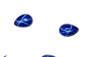 Zafiro Azul Estrella Pera 8x12 mm 4 Quilates, Cabujón Pulido Creado en Laboratorio con Efecto Estrella de 6 Rayos, 4 mm de Altura para Fabricación de Joyas - Product Image 5
