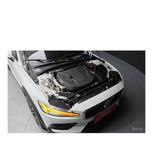 Volvo V60 B5 Ultimate AWD 2023 avec boîte automatique, sièges en cuir, caméra de recul, conduite à gauche - 24 621 km - Product Image 6