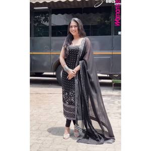 Designer XL Suit Set with Thread Sequence Real <b>Mirror</b> Work - Product Image 6