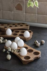 Porta Huevos de Madera Hecho a Mano para Decoración Natural de Cocina y Soluciones de Almacenamiento de Huevos Organizadas - Product Image 5
