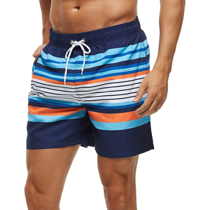 Proteja su piel de los dañinos rayos UV con nuestros pantalones cortos de playa para hombre, con alto factor de protección solar, tela duradera y diseño elegante. - Product Image 3