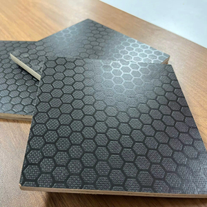 Contrachapado Fenólico de 1250x2500x18mm con Núcleo 100% Acacia/Eucalipto y Película Antideslizante para Pisos de Camiones y Automóviles - Product Image 1