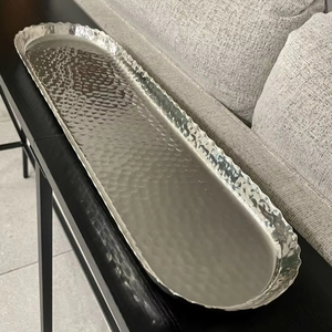 Bandeja larga martillada de plata para consola de sofá o centro de mesa para decoración de Ramadán y exhibición esencial de alojamiento - Product Image 1