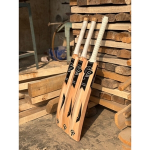Batte de cricket en saule anglais de qualité supérieure CP Sports Black Edition – Professionnelle, durable, pour balles dures, bords épais, prise équilibrée - Product Image 4