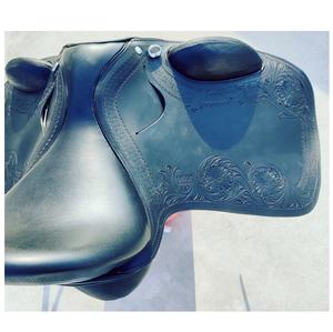 Silla de vestir inglesa con grabado color negro - Product Image 3