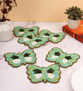 Posavasos de Cuentas Hechos a Mano con Diseño Moderno de Mariposa, Posavasos Bordados con Cuentas de Semillas, Diseño Verde, Azul y Amarillo - Product Image 1