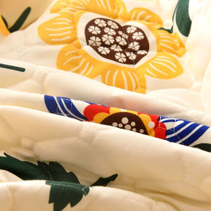 100% Polyester Quilted Floral Printed <b>Bed</b> <b>Sheet</b> <b>Queen</b> King Size Washable Breathable Mattress Protector Wholesale - Product Image 2