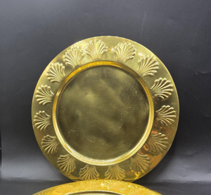 Plato Decorativo de Latón con Diseño de Conchas, Plato de Metal Hecho a Mano Estilo Vintage para Regalos, Eventos, Fiestas y Decoración de Mesa - Product Image 1