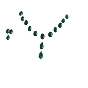 Émeraude naturelle d'origine zambienne Cabochon coupé de très bonne qualité avec un superbe lustre et une belle couleur verte utilisée dans la fabrication de bijoux - Product Image 1