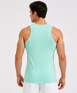 Camiseta sin mangas ajustada para hombre, mezcla de algodón transpirable de primera calidad, corte deportivo ajustado, absorbe la humedad, elástica y duradera, para el gimnasio o uso casual. - Product Image 5