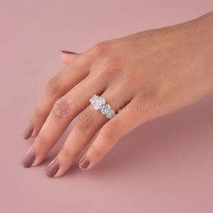 Bague en diamant de taille ovale de conception haut de gamme, diamant créé en laboratoire, or blanc, bijoux fins en diamant pour femmes, provenant d'Inde - Product Image 4
