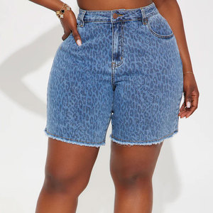 Shorts de mezclilla ajustados rasgados para mujer, de cintura media, estilo casual de verano, elásticos, 100% algodón, con bolsillos y efecto desgastado. - Product Image 6