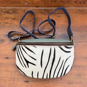 Bolso de Pecho Hecho a Mano de Cuero Reciclado con Estampado de Animales para Mujer, Bolso de Hombro Deportivo de Piel de Vaca Occidental para Ciclismo - Product Image 4