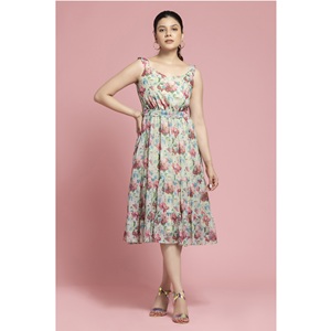 Robe à fleurs verte de printemps et d'été de qualité supérieure, robe décontractée ajustée et sexy, disponible à un prix abordable - Product Image 1