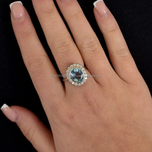 แหวนแต่งงานวินเทจสีขาวทอง14K ของผู้หญิงหรูหราเครื่องประดับงานปาร์ตี้งานหมั้นรูปไข่ห้องแล็บปลูกเพชรไข่มุกสีขาว IGI - Product Image 5