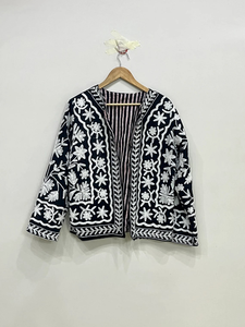 Chaqueta Acolchada de Algodón Negra para Mujer con Bordado Floral Blanco, Ecológica y de Secado Rápido, Estilo Étnico Boho Casual Corta - Product Image 2