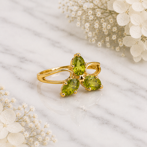 แหวนพลอยเพอริดอทดีไซน์ดอกไม้สามเม็ด เงินแท้ 925 ชุบทองคำขาว ขนาด 4x6 มม. รูปไข่ สำหรับงานแต่งงานและงานเลี้ยง - Product Image 2