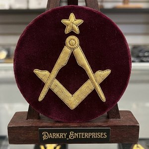 Patch maçonnique fait main en fil de bullion, broderie dorée personnalisée, équerre et compas avec couronne de laurier pour la régalia des officiers de loge - Product Image 2