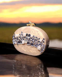 Elegante clutch de resina hecho a mano con acabado de remolino de mármol para mujer moda boda y uso nocturno - Product Image 2