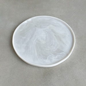 Plateau de service multifonctionnel élégant en résine blanche tourbillonnante, fait main, pour la maison, les mariages, la décoration de Diwali, design marbre moderne, luxe - Product Image 3