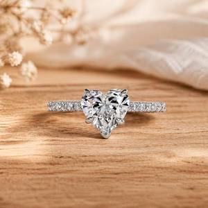 Anillo de compromiso romántico con diamante cultivado en laboratorio en forma de corazón, regalo de aniversario de platino, joyería nupcial, regalo de joyería fina para ella. - Product Image 6