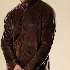 Conjunto de Chándal de Lujo de Invierno para Hombre de Terciopelo Suave, Chaqueta Premium con Cremallera y Pantalones Jogger Estampados, Logotipo Personalizado OEM Privado - Product Image 6