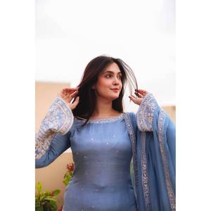 Conjunto de traje de fiesta para mujer de diseñador con top bordado-Plazzo y Dupatta - Product Image 2