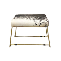 Pouf en cuir moderne avec structure en métal doré, meubles de salon