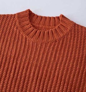 Pull-over tricoté ample et respirant à col rond pour femme – Doux, chaud et tendance, style européen - Product Image 3