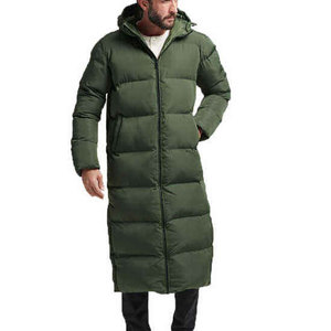 Abrigo largo acolchado resistente para clima frío, con corte largo y material acogedor para viajes. - Product Image 1