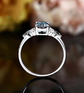 Bague de fiançailles et de mariage en alexandrite taille ronde, argent sterling 925, pierre précieuse de luxe à changement de couleur, bijou de mariée vintage, cadeau pour elle - Product Image 3